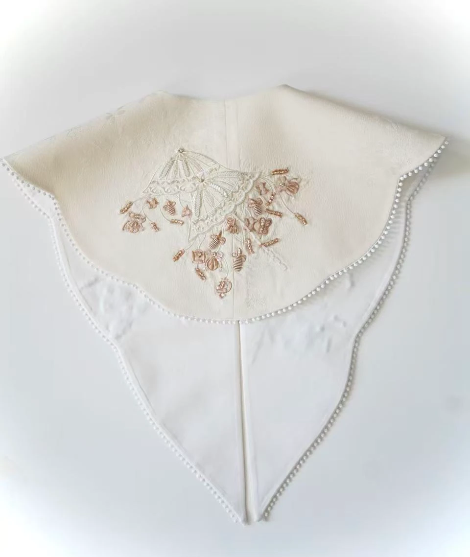 Ivory Parasol Motif Yunjian — Back view