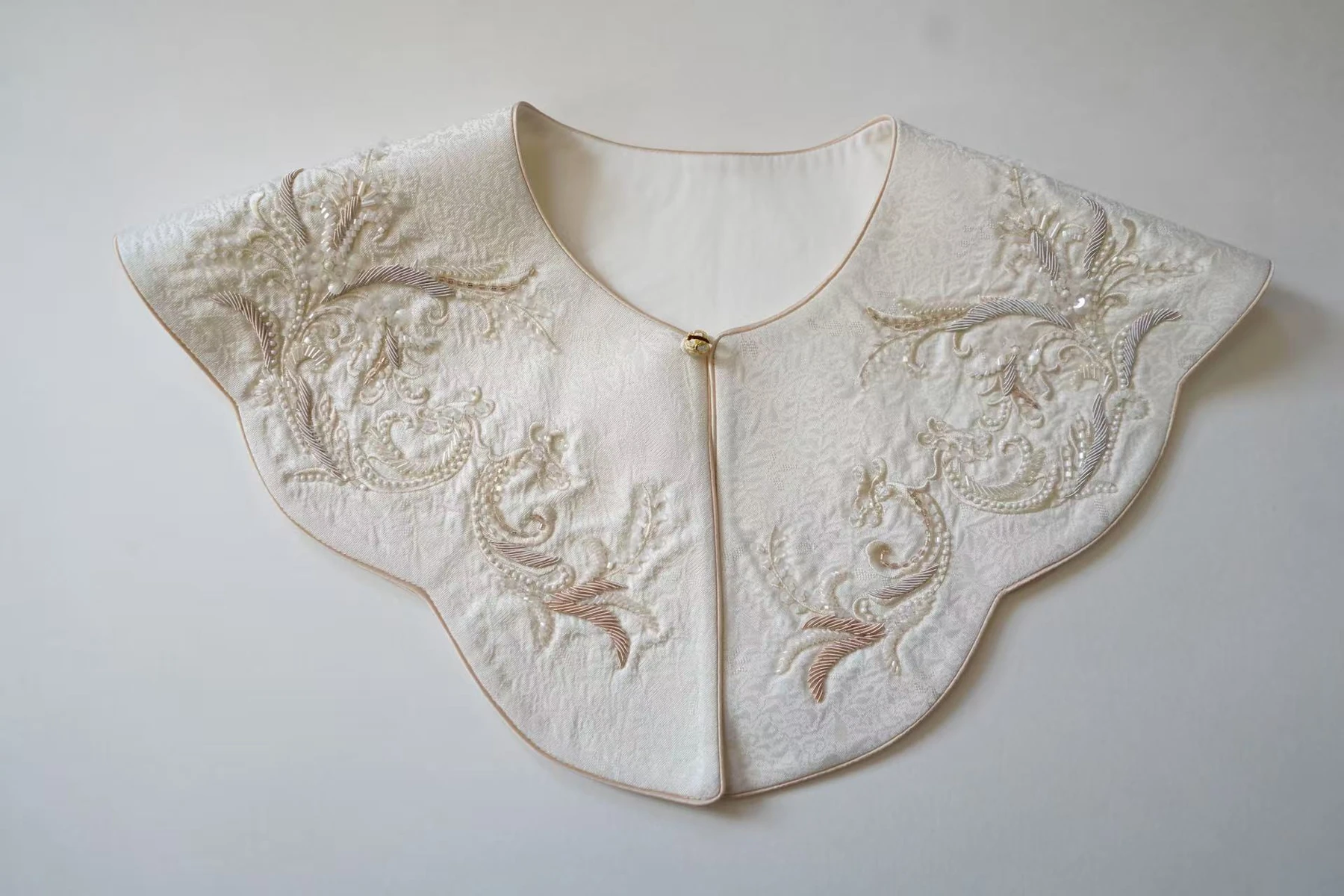 Ivory Bird-Motif Yunjian — Front view