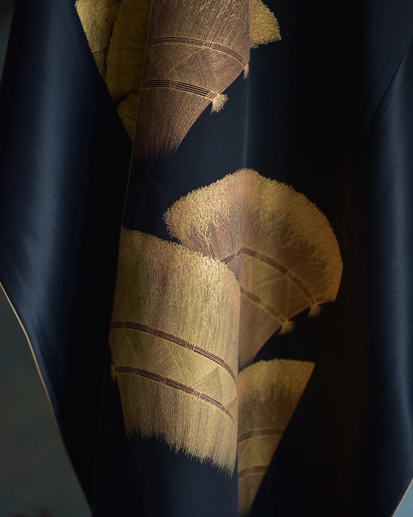 Gold Leaf Long Artwear — Detail