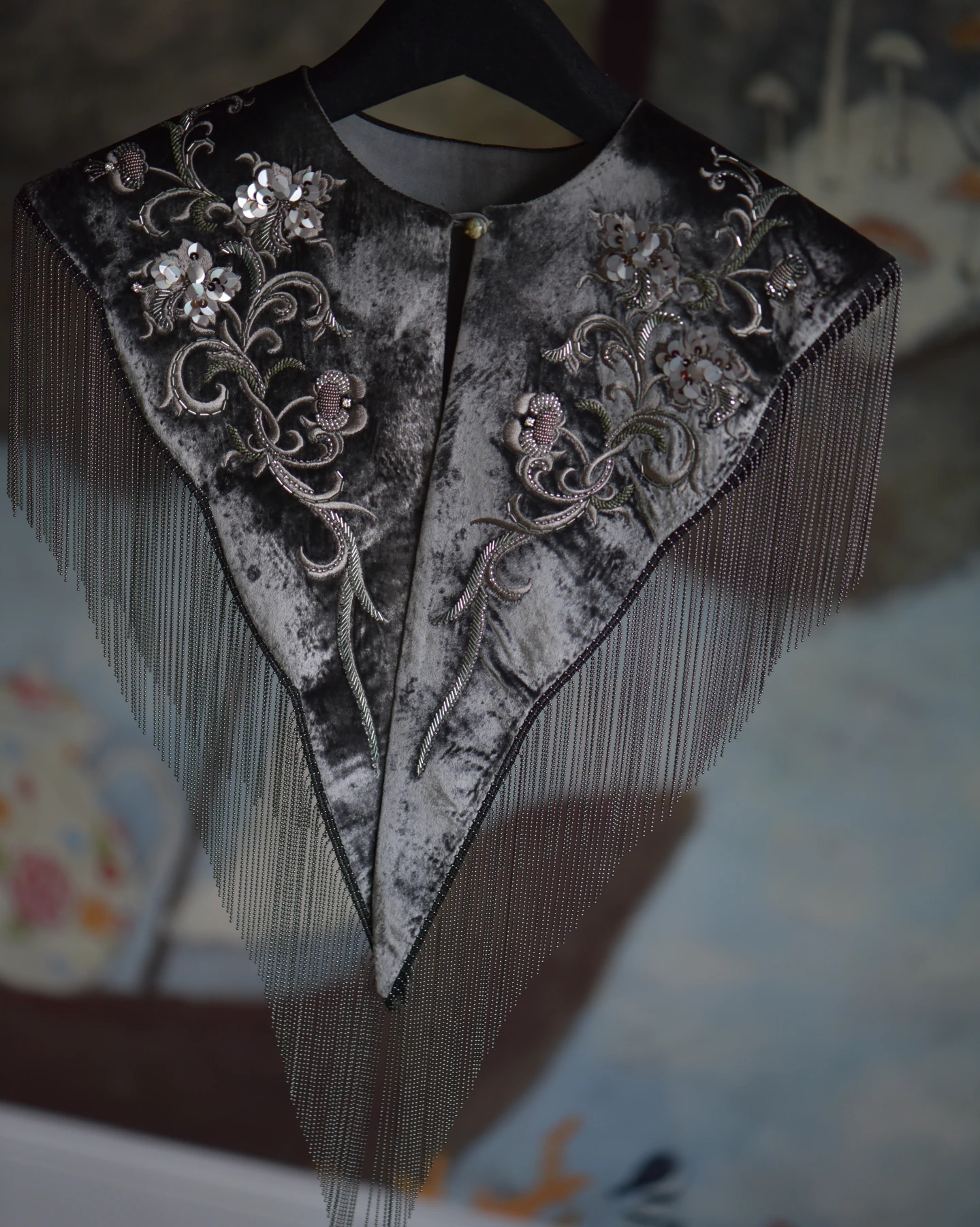 Silver-Grey Floral Fringe Yunjian — Front view